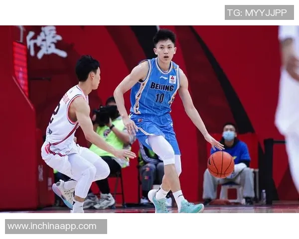 足球新星杨帅崭露头角助力球队冲击冠军梦想